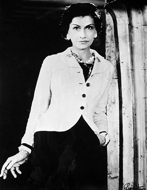 vêtement coco chanel pour femme